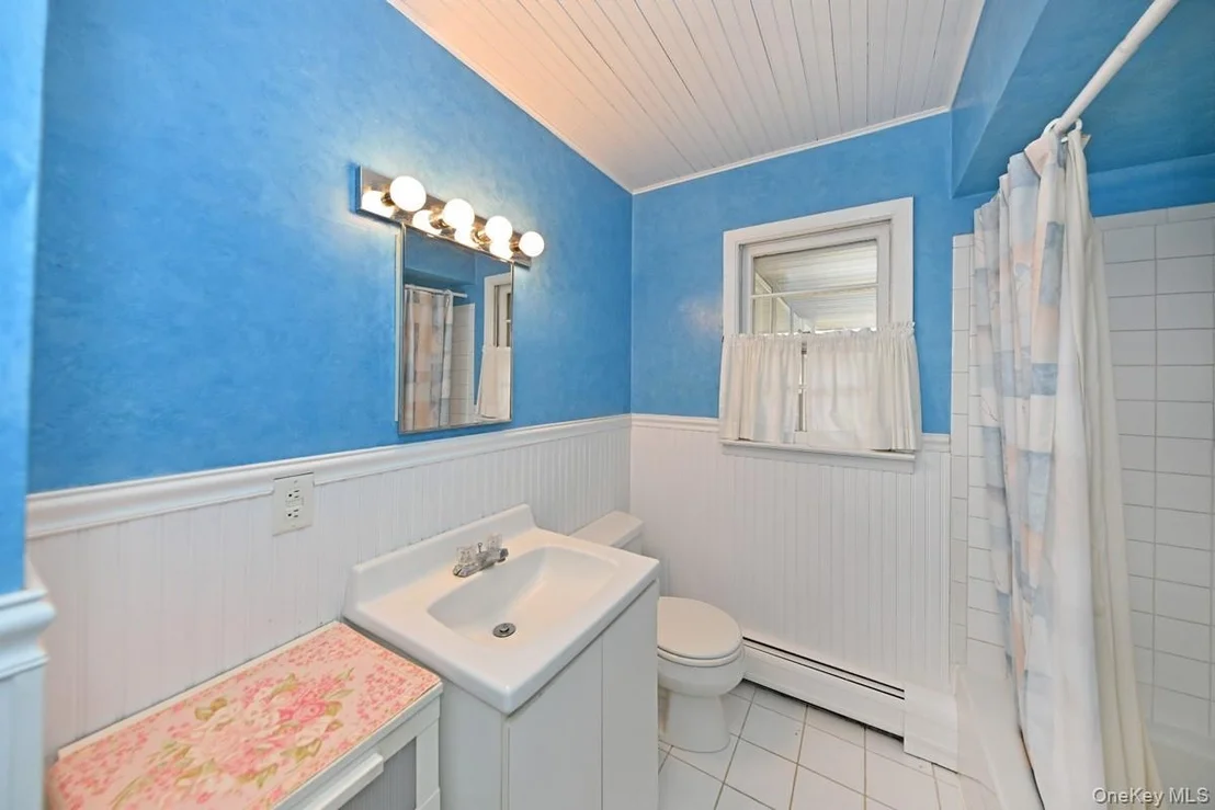 Photo of 160 E Willow Tree Road