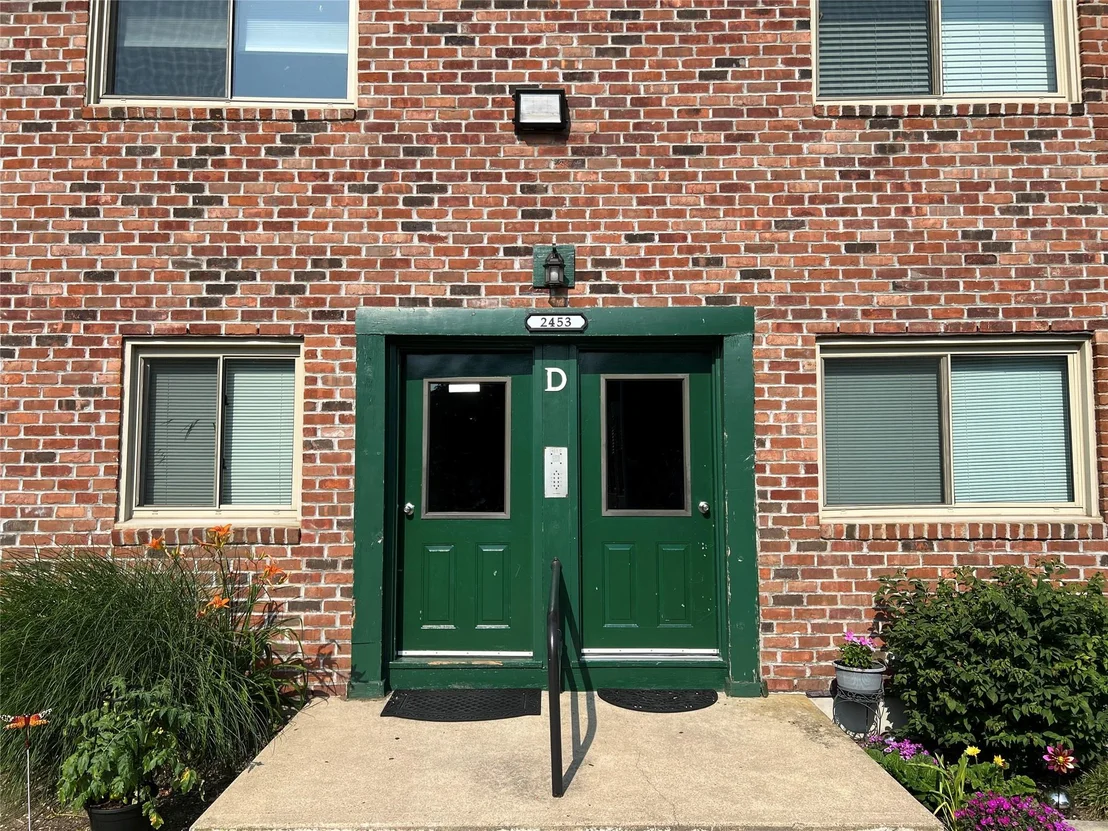 Photo of Unit 3A at 2453 Union Boulevard