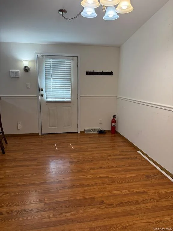 Photo of 551 5th Avenue