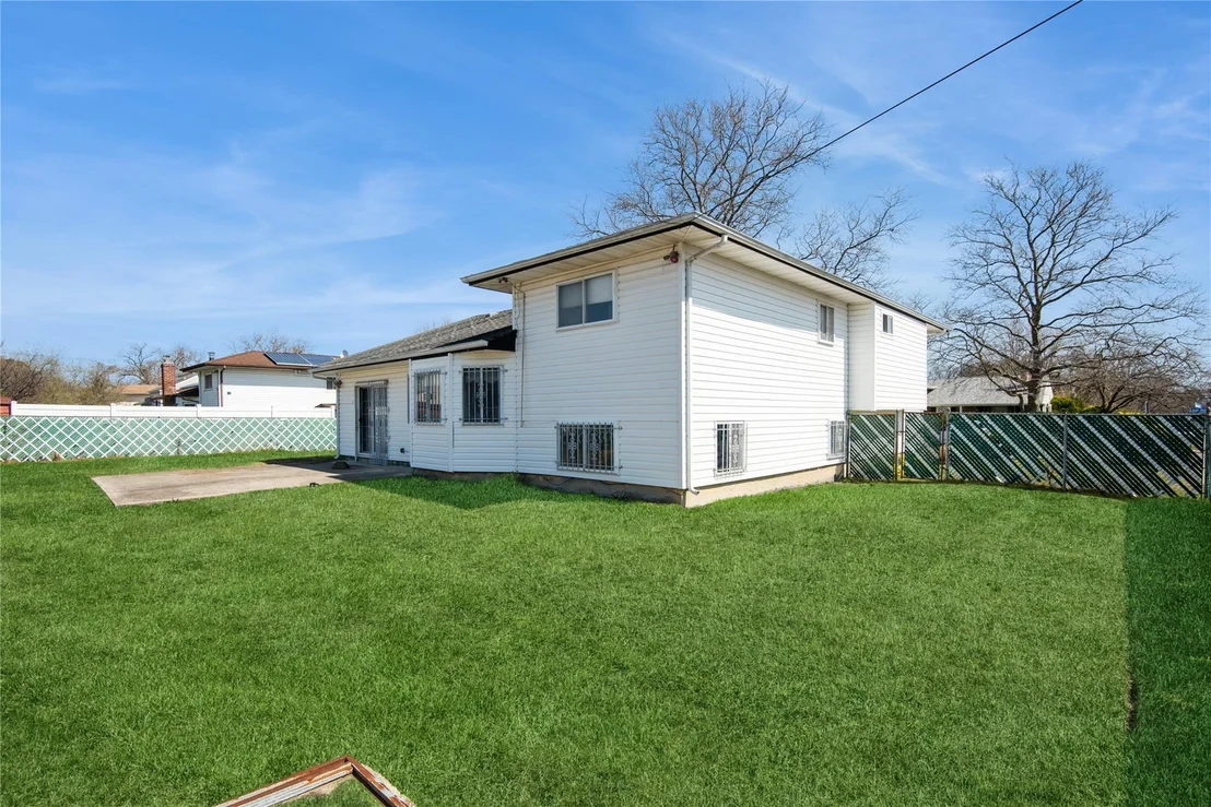 Photo of 256 Leaf Avenue