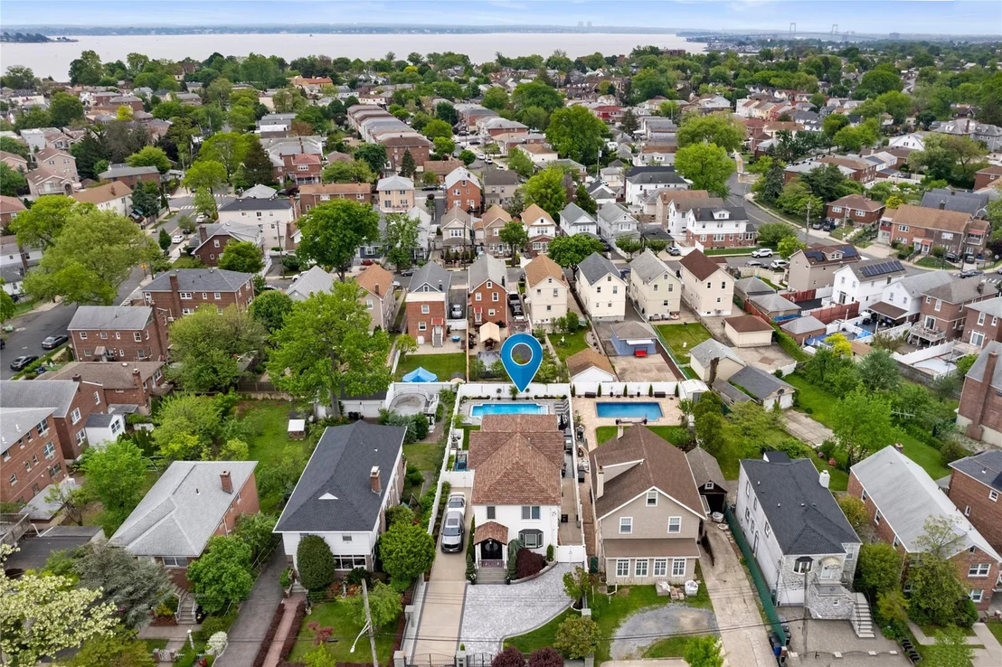 Photo of 1466 Dwight Place