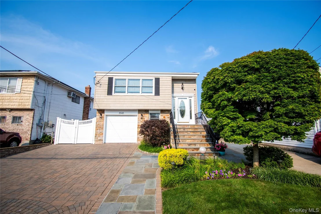 Photo of 3345 Parkway Drive
