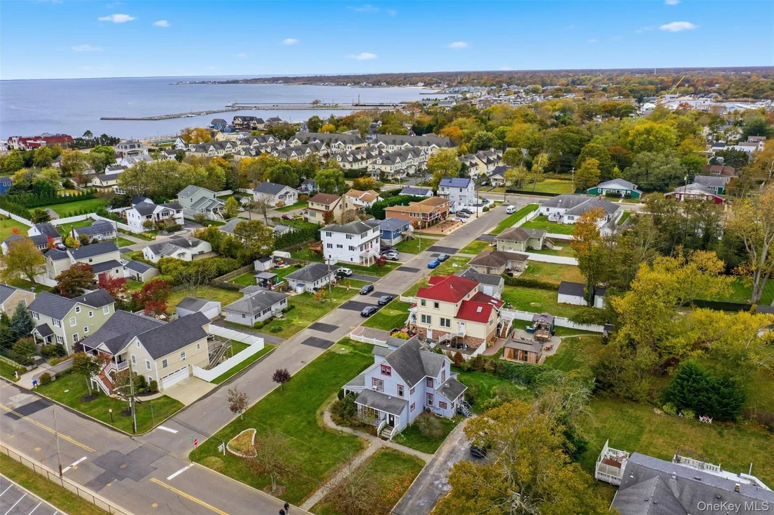 Photo of 366 Rider Avenue