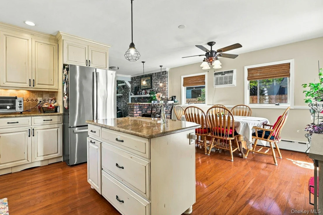 Photo of 724 Sandra Avenue
