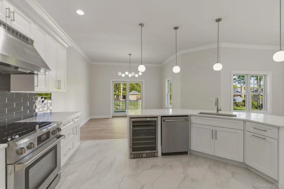 Photo of 95 Grassy Pond Drive