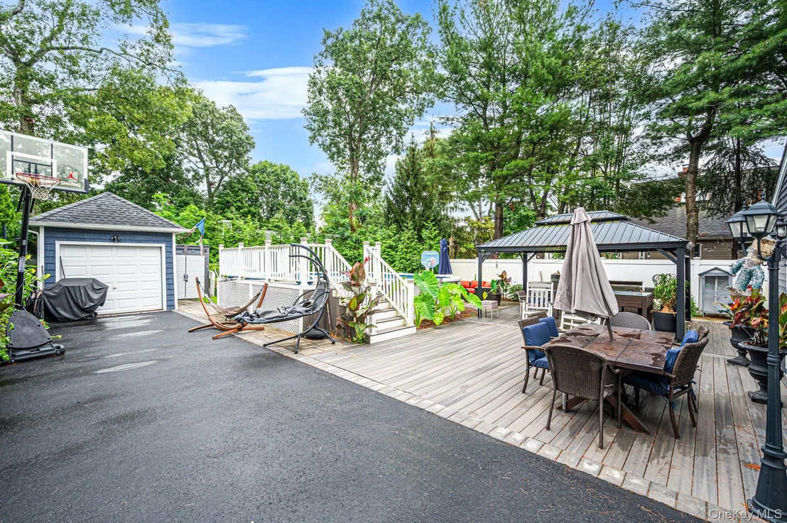 Photo of 1325 Ackerson Boulevard