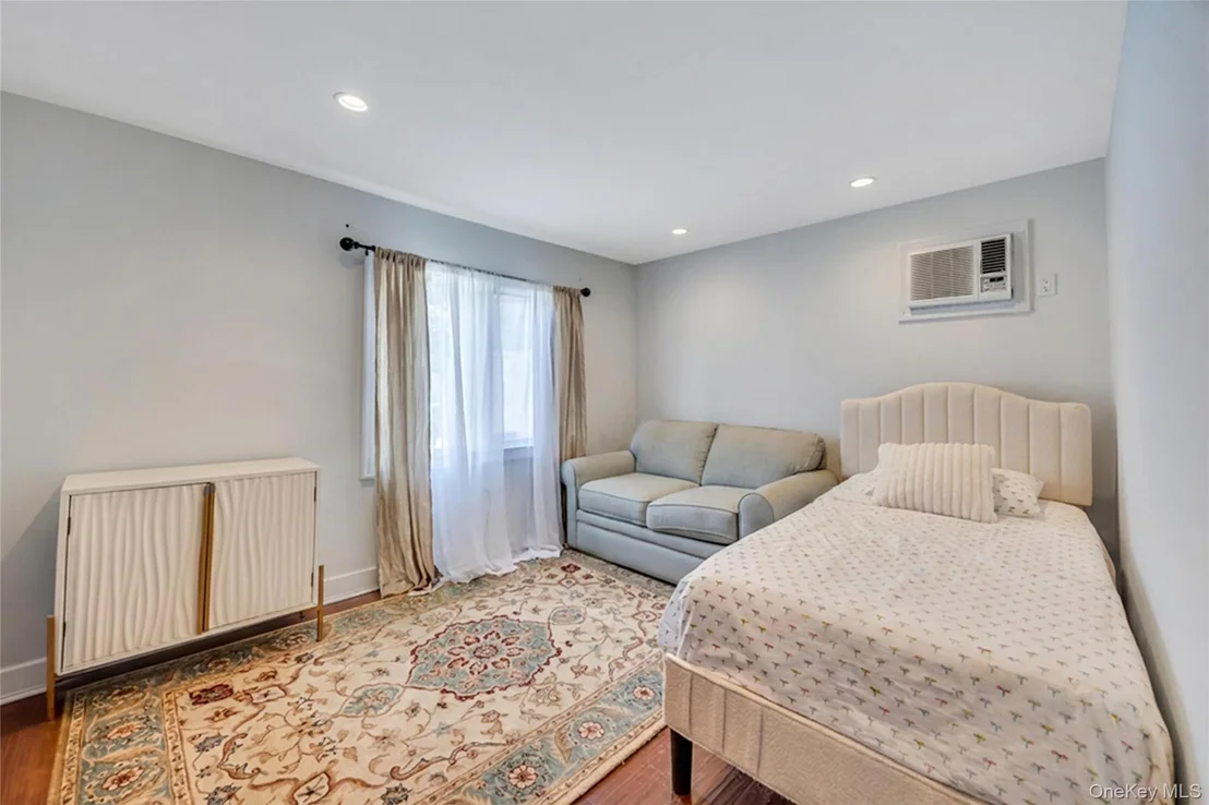 Photo of 115 Dahlia Drive