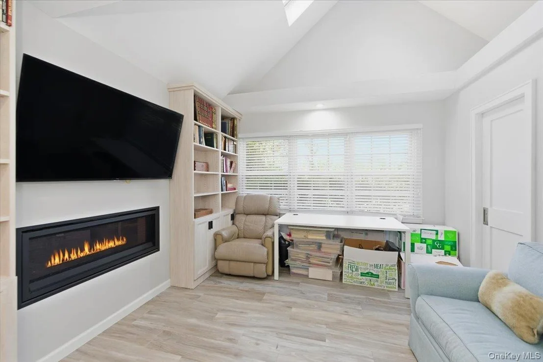 Photo of 1697 Bay Boulevard