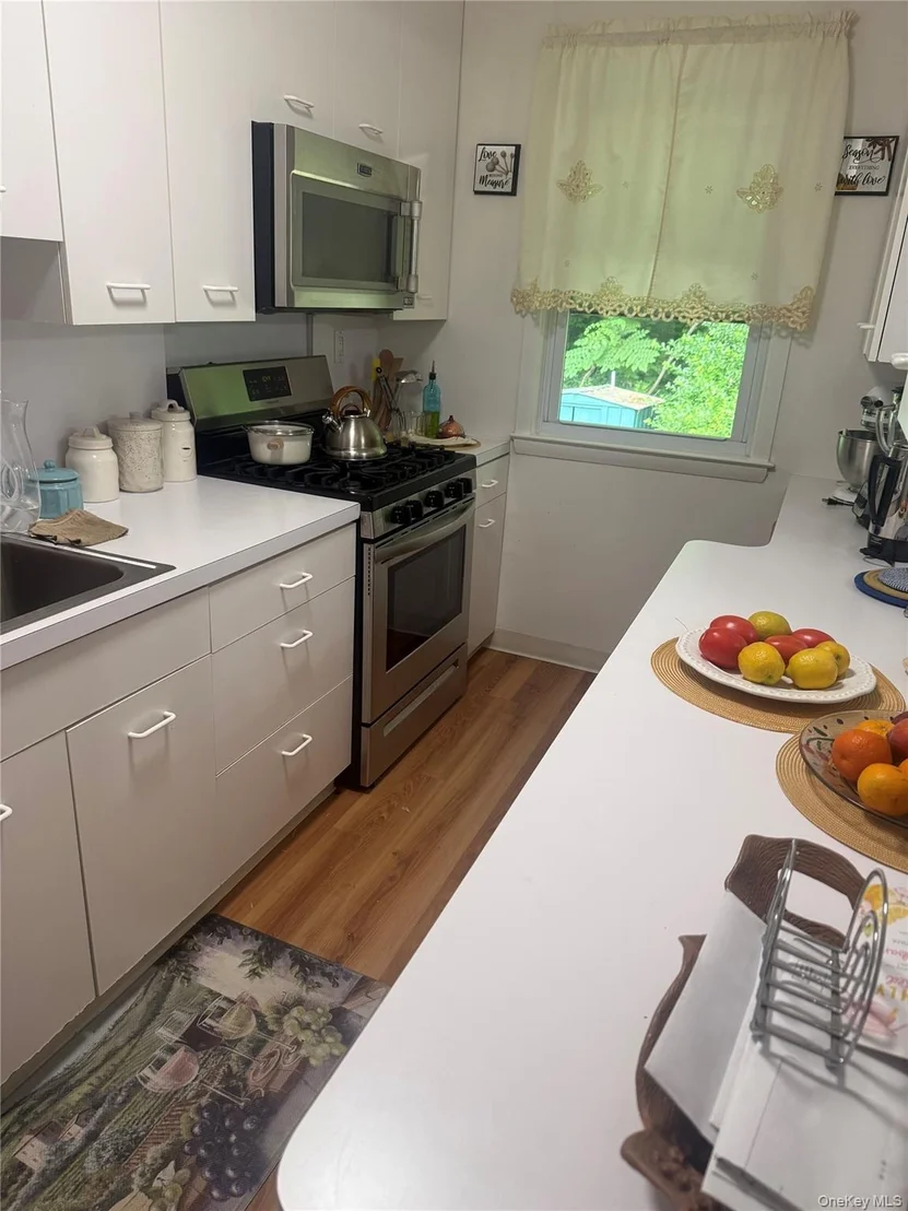 Photo of Unit D at 27 Avon Circle