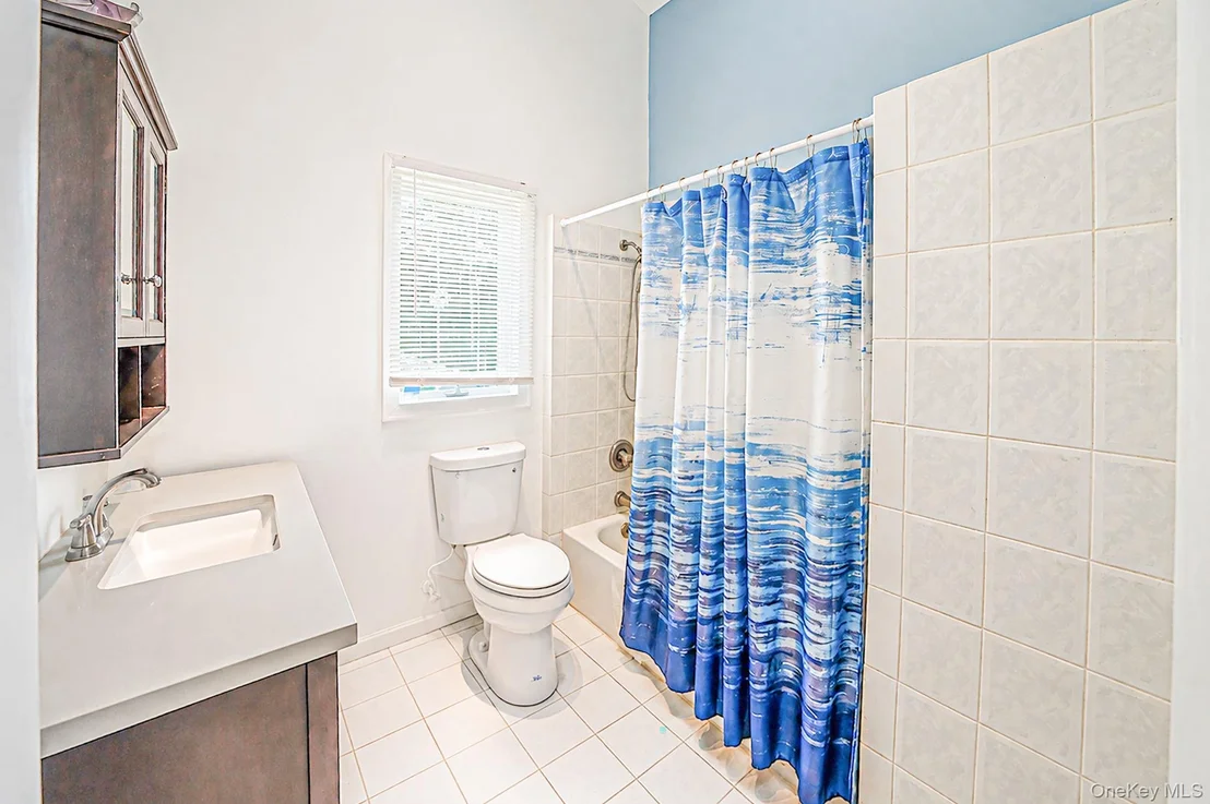 Photo of 35 E 6th Street