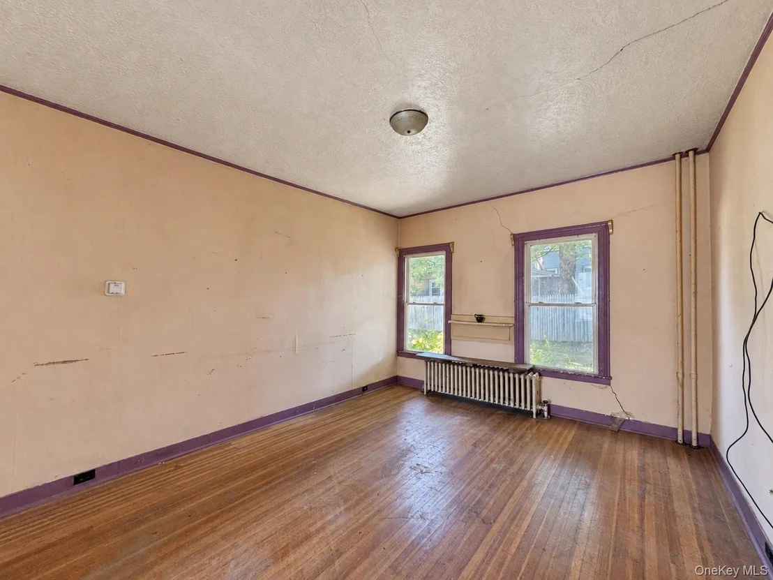 Photo of 571 Main Street
