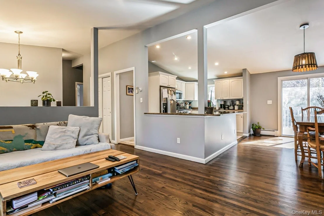 Photo of 33 Brookside Place