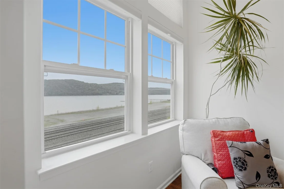 Photo of 136 Hudson Pointe Drive
