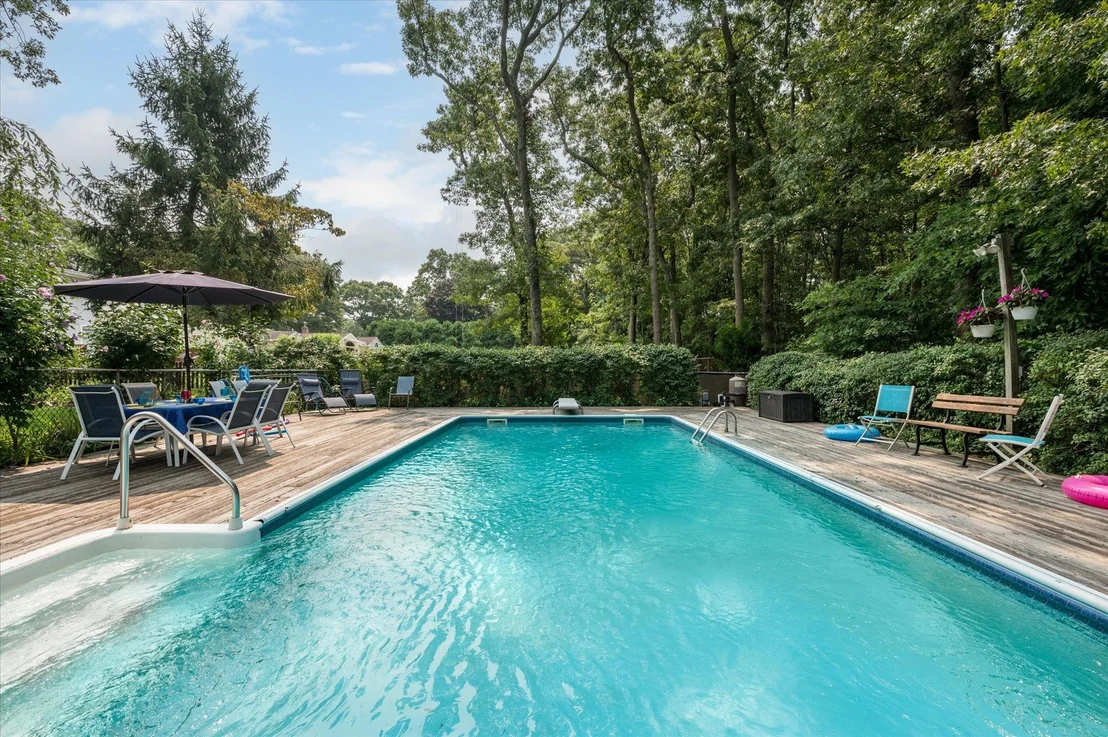 Photo of 18 Howe Road