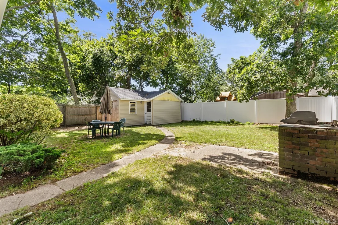 Photo of 1320 Pine Acres Boulevard