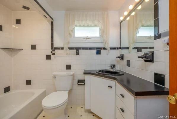 Photo of 8 Murray Avenue