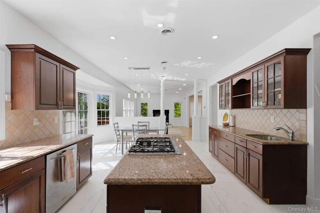 Photo of 105 Hempstead Road