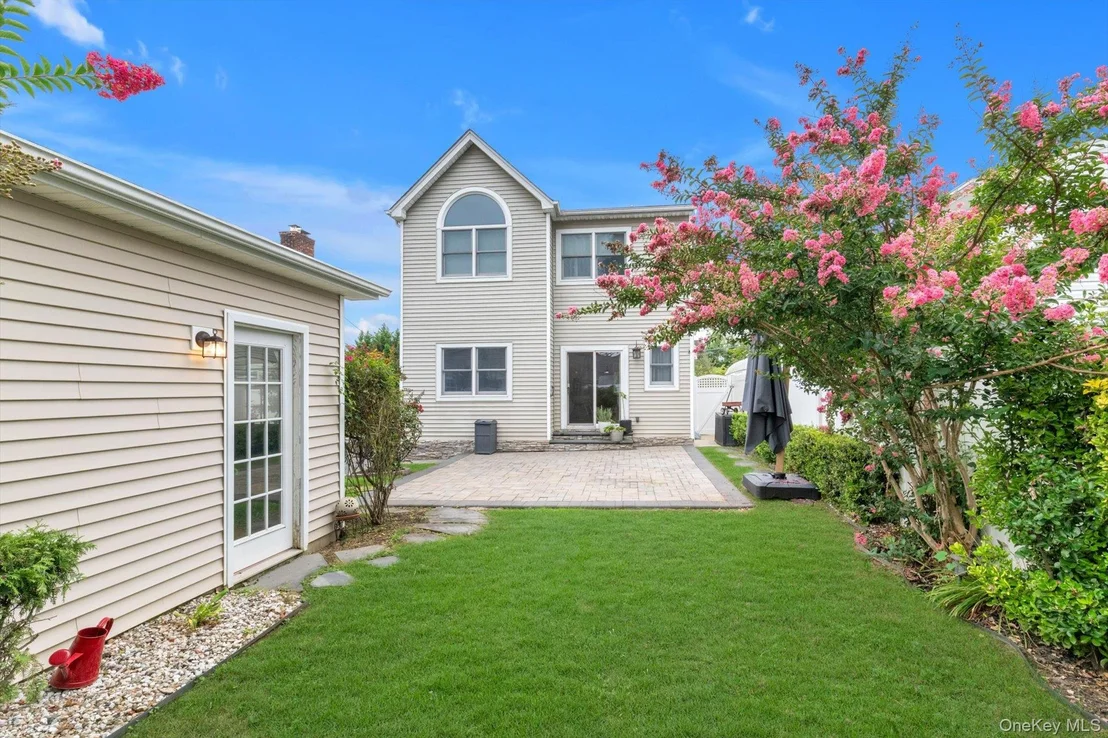 Photo of 21 Hampton Avenue