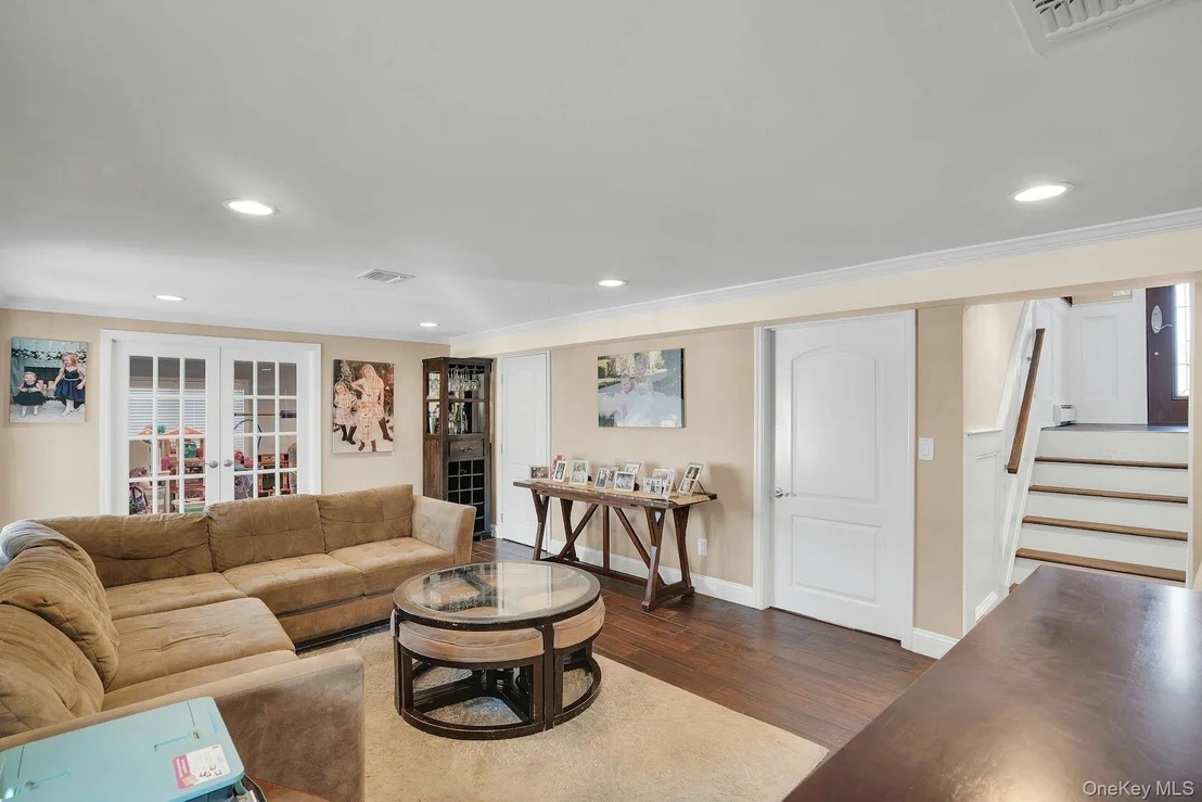 Photo of 108 Hayrick Lane