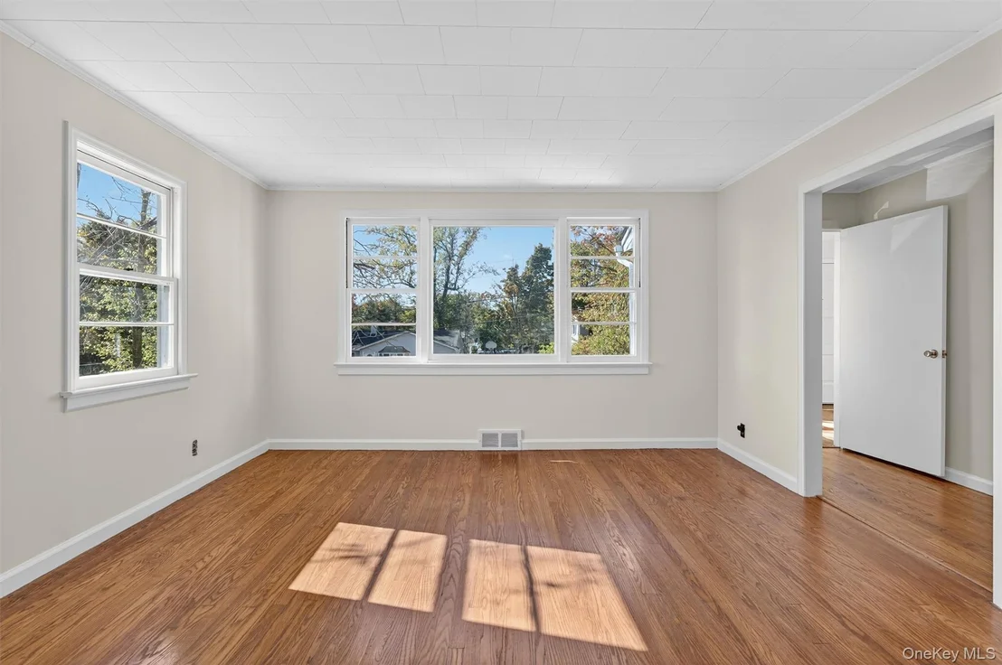 Photo of 12 Mid Oaks Drive