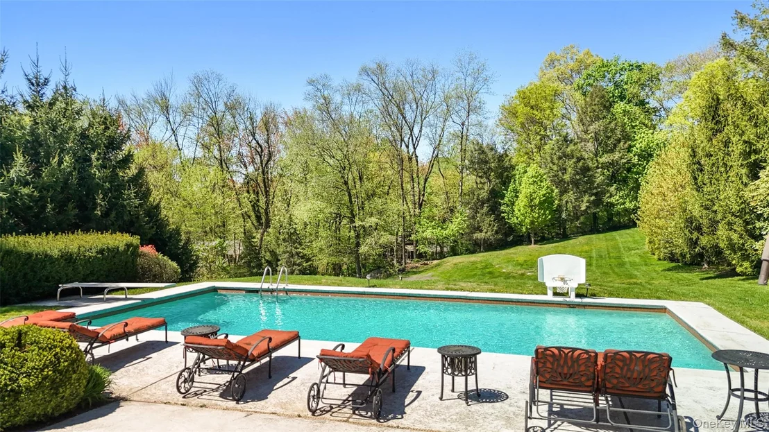 Photo of 33 Hillandale Road