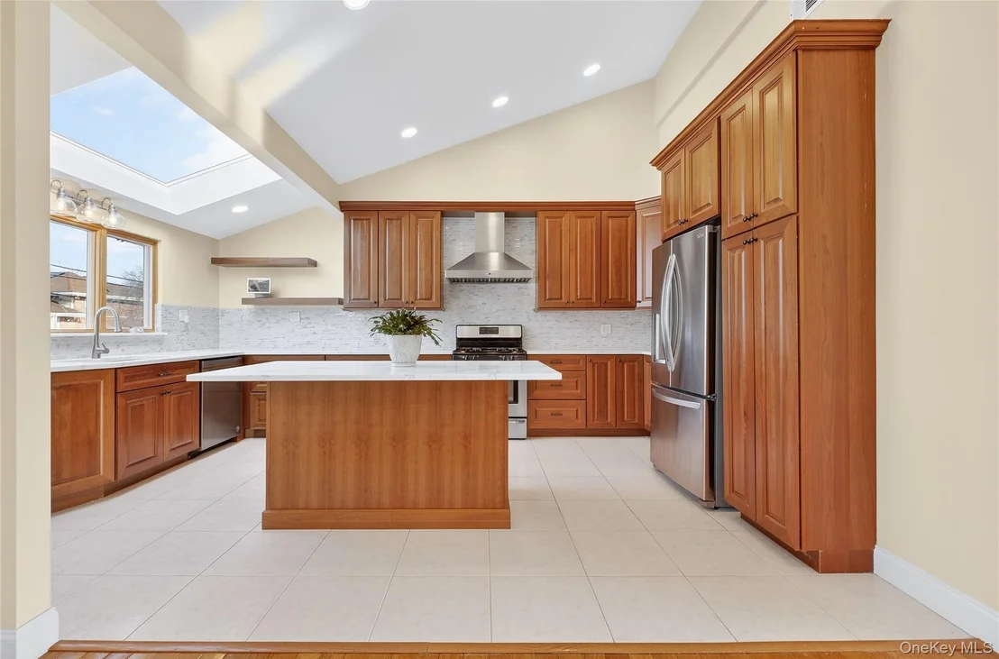 Photo of 38 S Oaks Boulevard