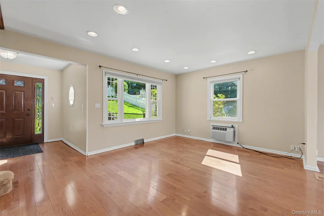 Photo of 33 Grandview Drive