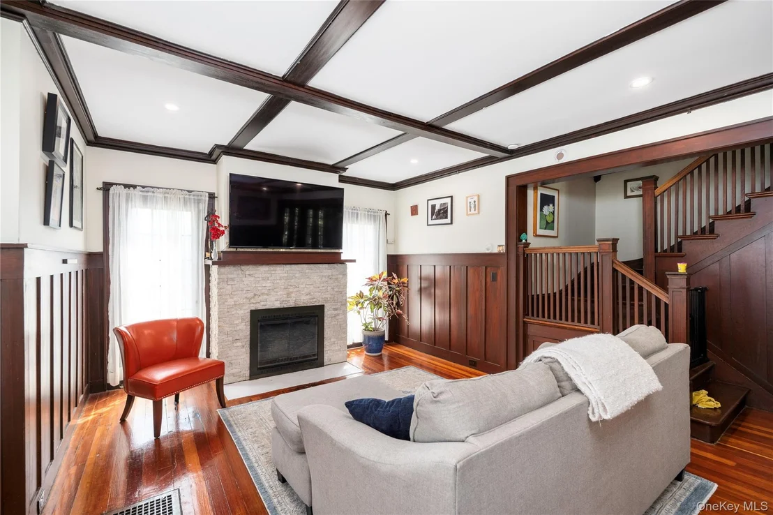 Photo of 21 Barnard Avenue
