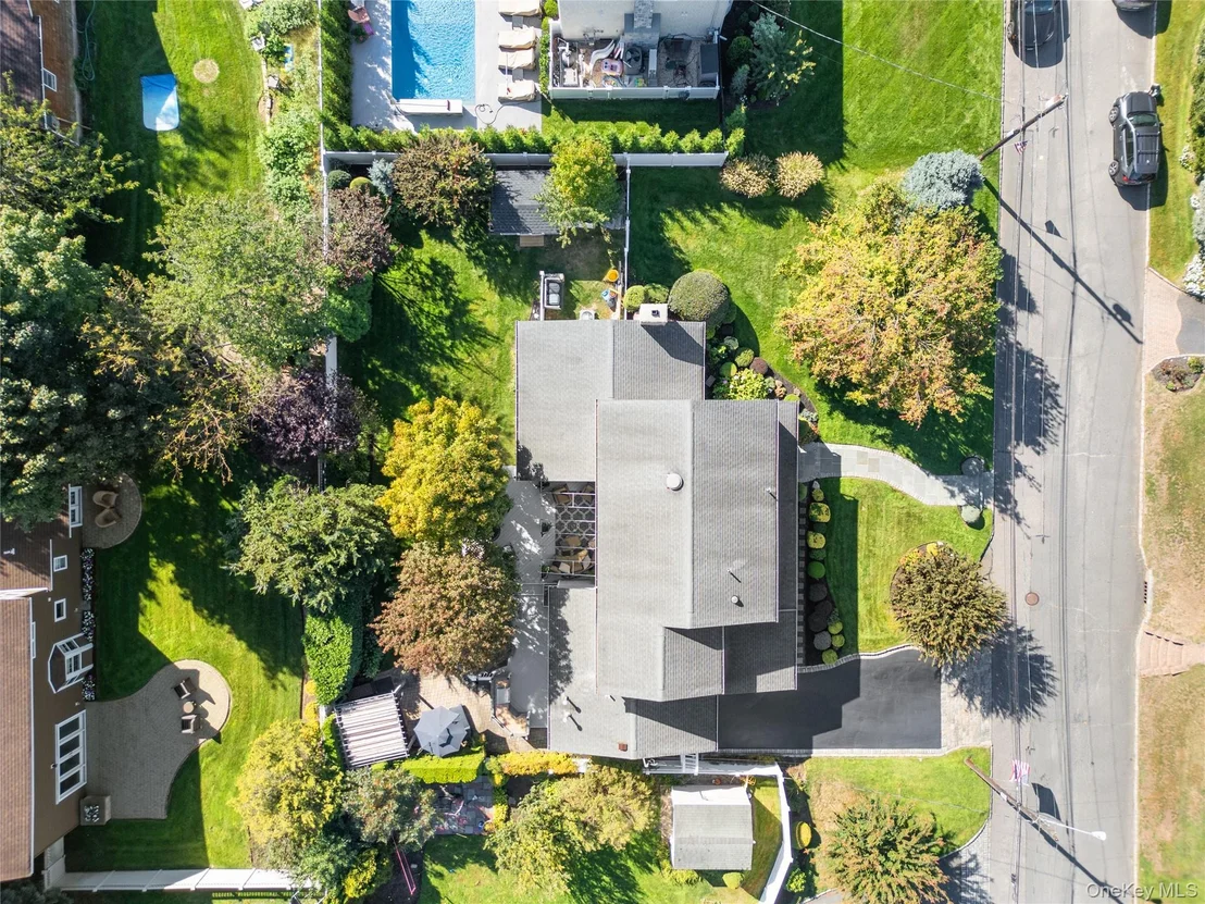 Photo of 156 Cabot Road