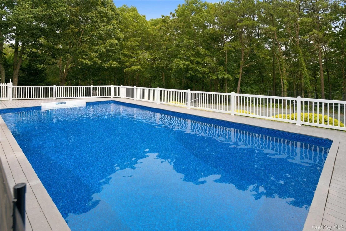 Photo of 90 Lakeside Lane