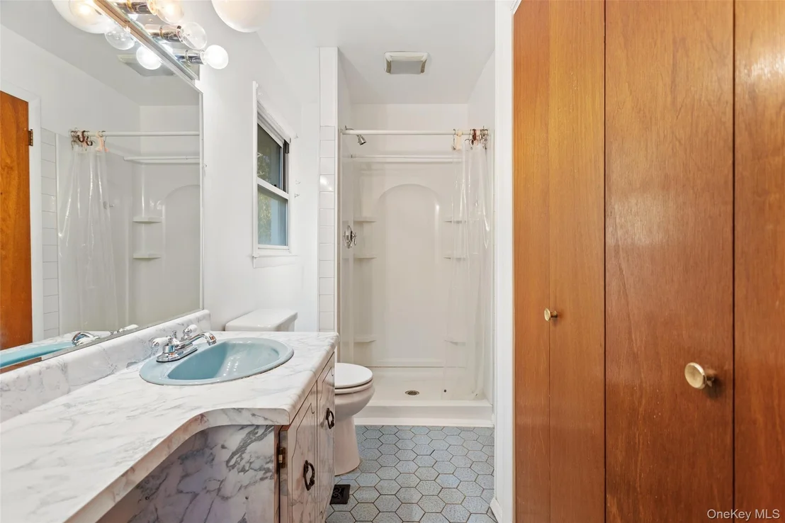 Photo of 180 Bradford Avenue