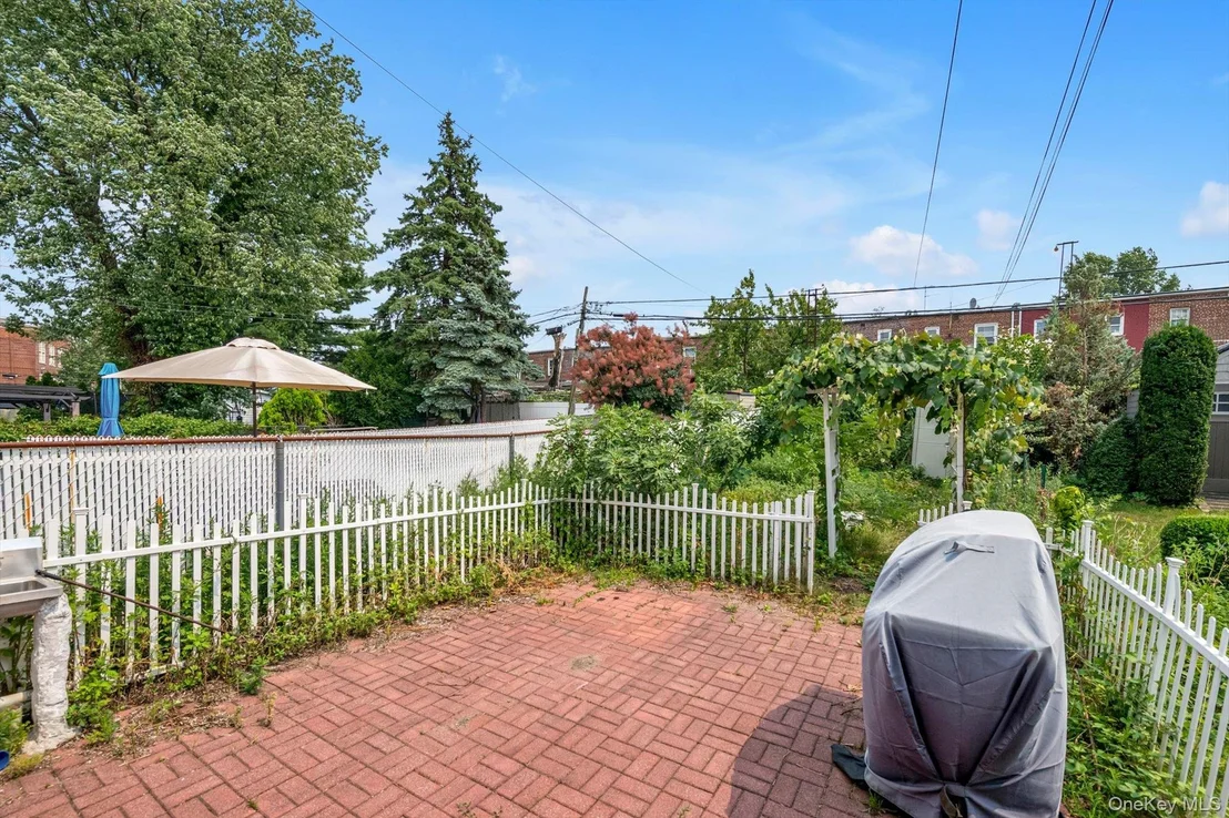 Photo of 15150 11th Avenue