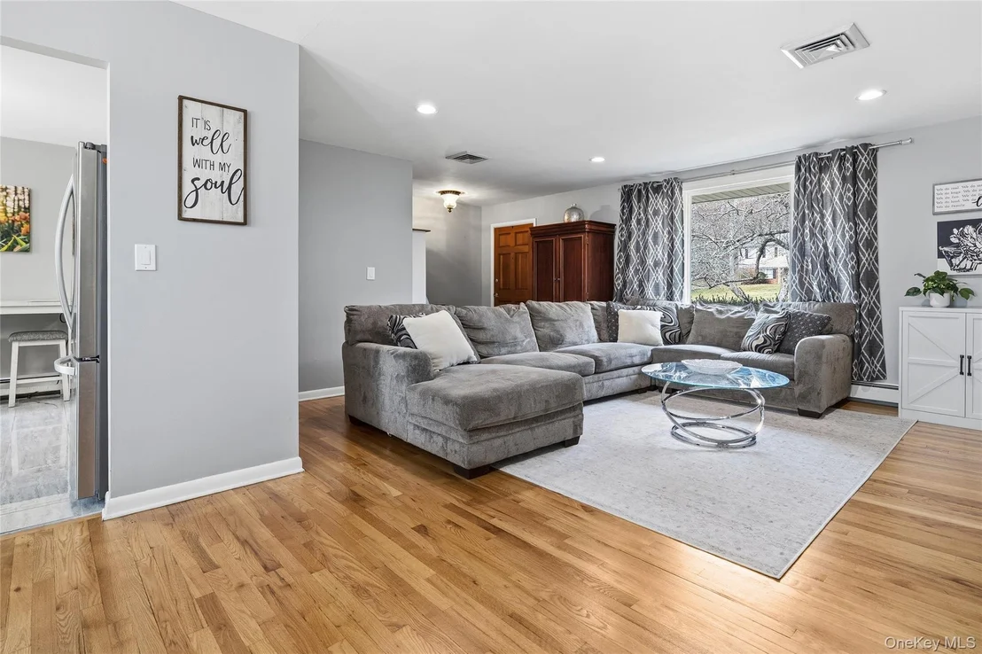 Photo of 101 Edgehill Drive