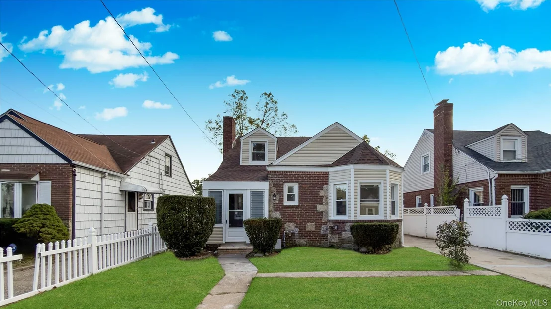 Photo of 138 Windsor Parkway