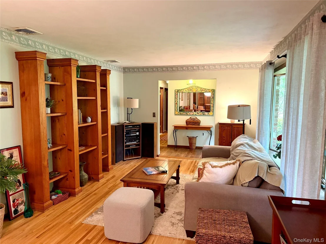 Photo of 33A Hillside Avenue