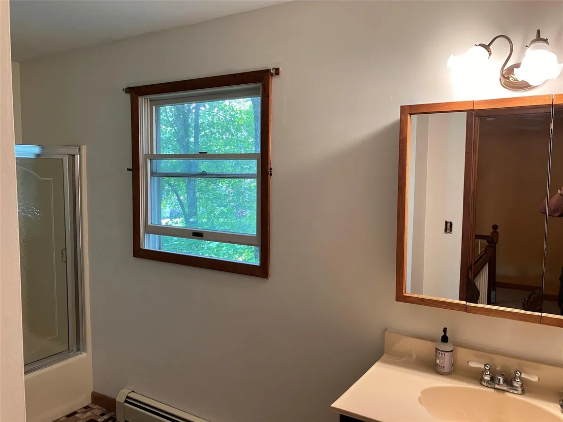Photo of 218 Roosevelt Road