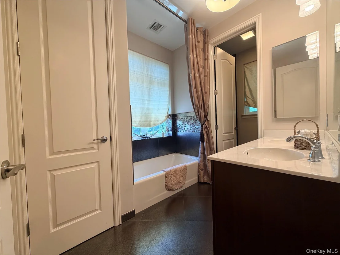 Photo of 38 Hamlet Woods Drive