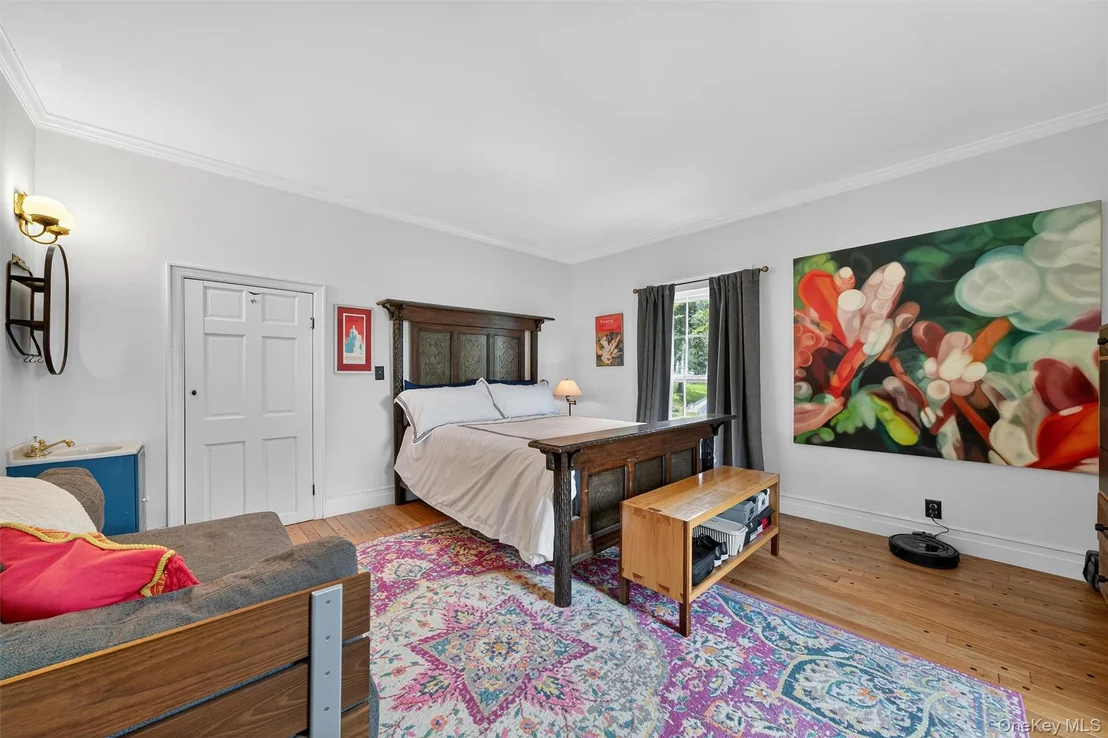 Photo of 1657 River Road
