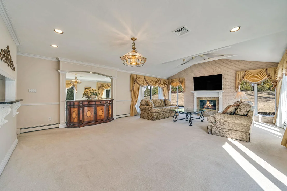 Photo of 33 Lindron Avenue