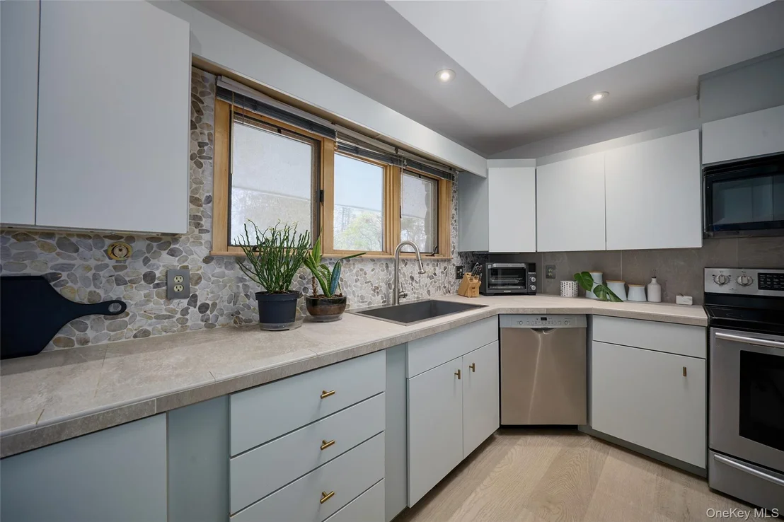 Photo of 90 Cedar Avenue