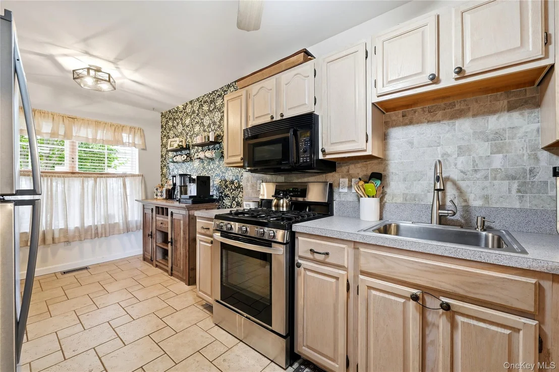 Photo of 21 Broadlawn Drive