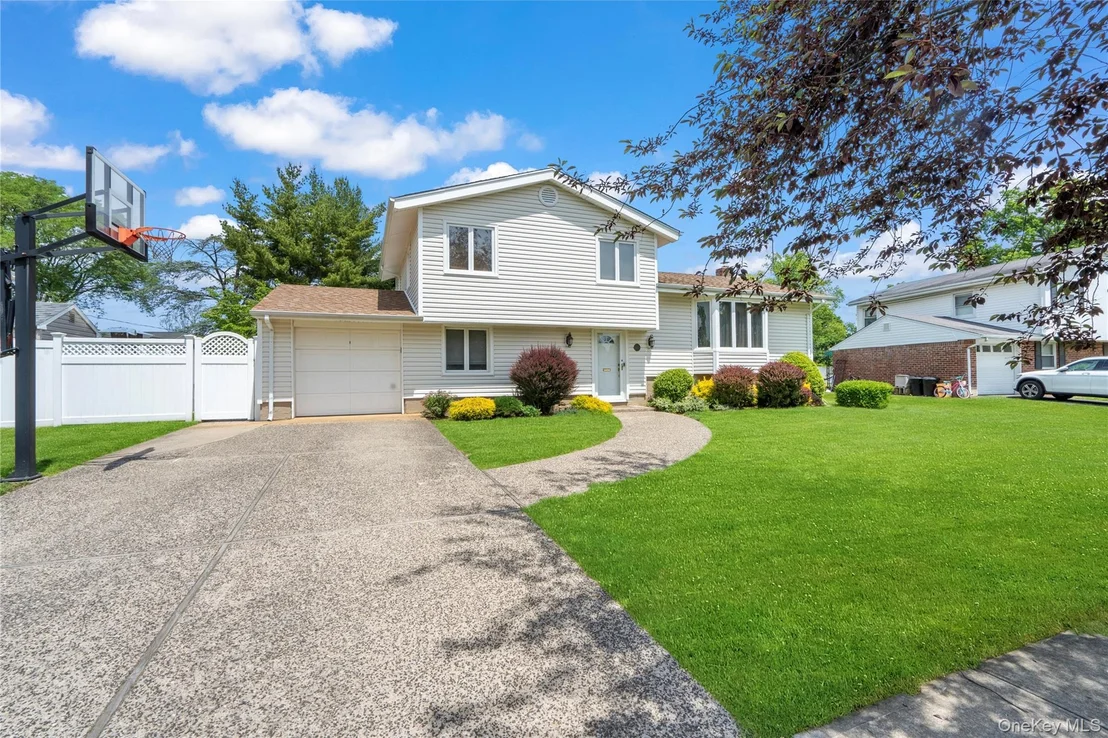 Photo of 46 Saratoga Drive