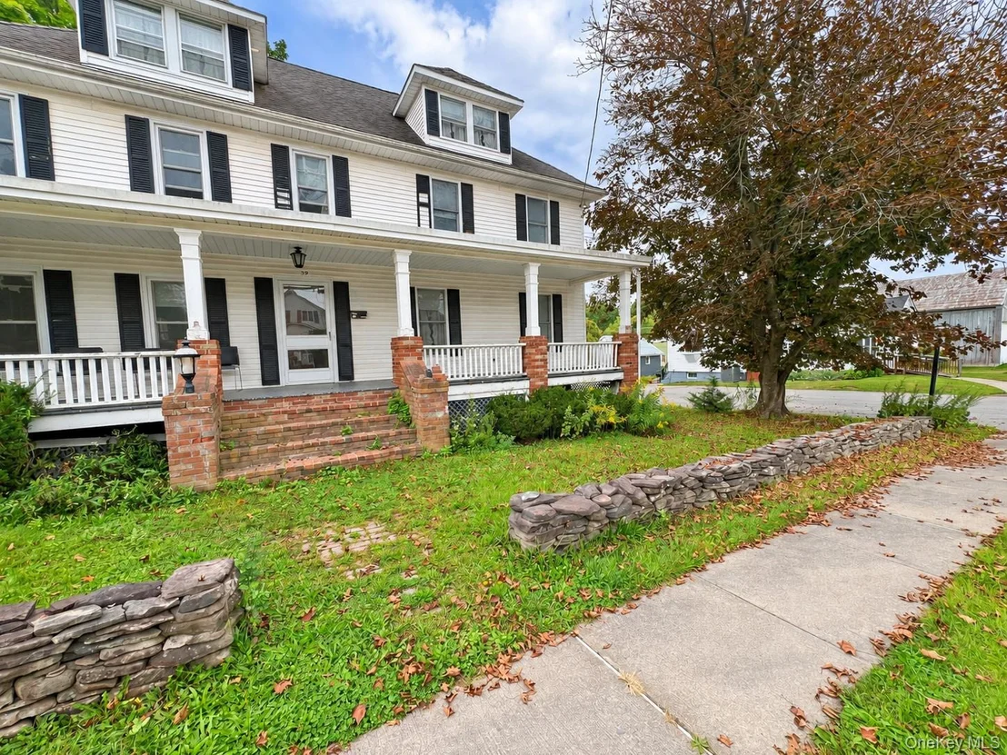 Photo of 39 Maple Avenue