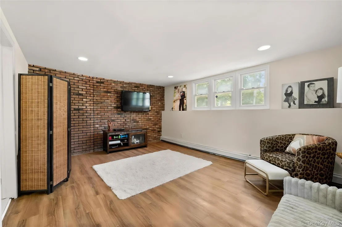 Photo of 236 Windsor Avenue