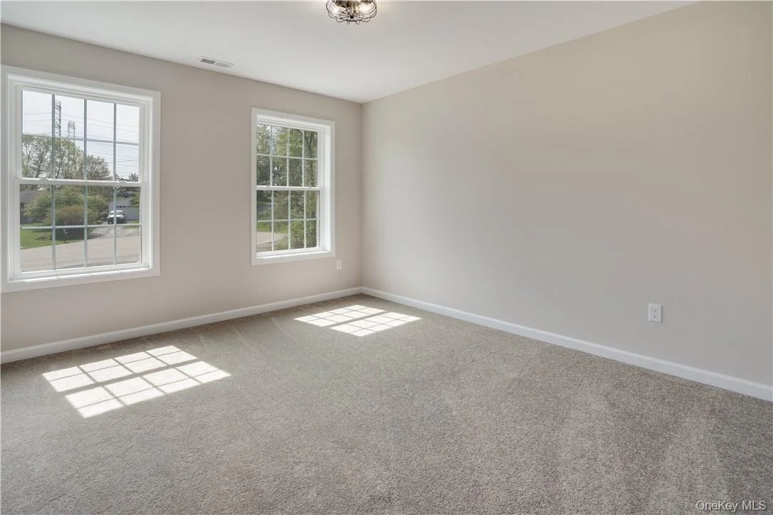 Photo of 10 Red Oaks Mill Road