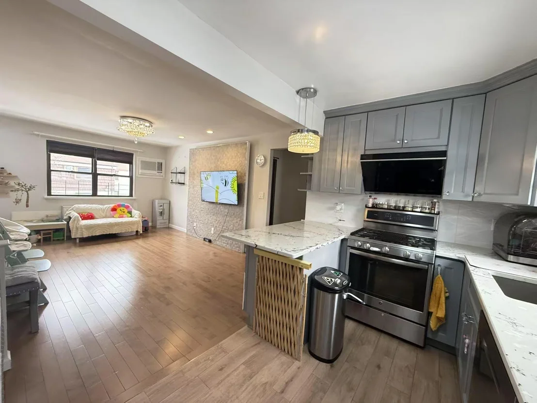 Photo of Unit B at 137-03 68th Dr
