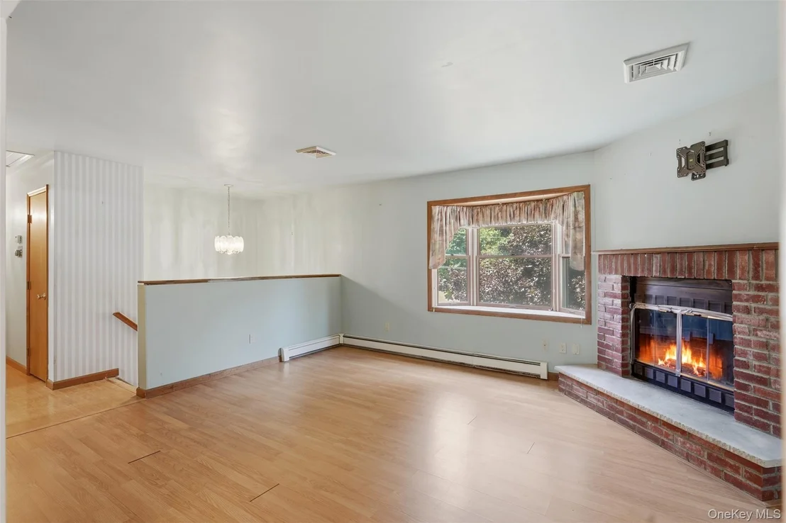 Photo of 122 River Road