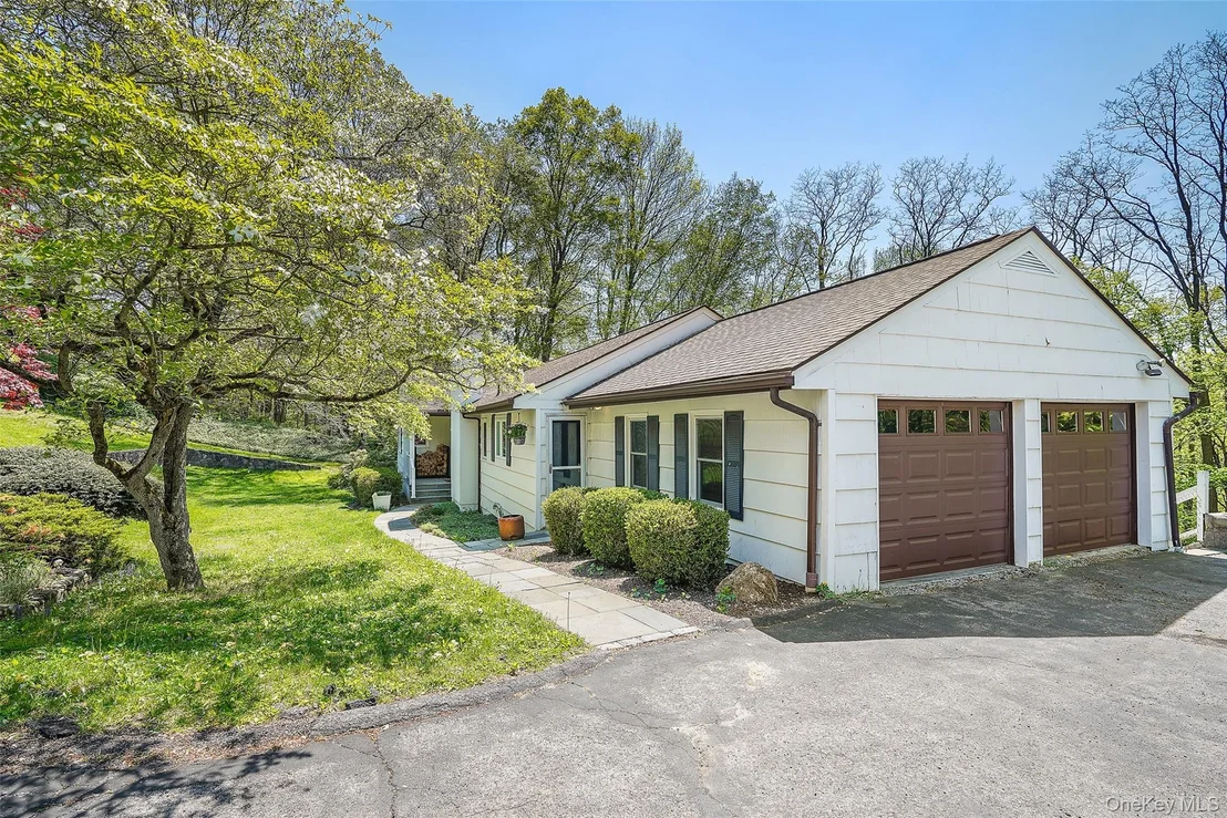 Photo of 19 Skyview Drive