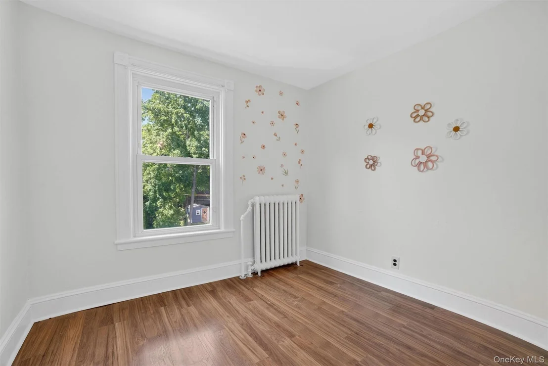 Photo of 33 Maurice Avenue