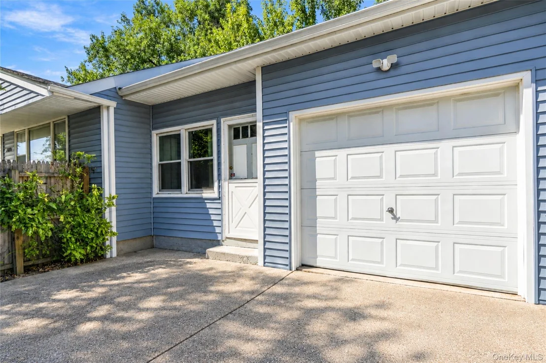 Photo of 1691 Ivanhoe Drive